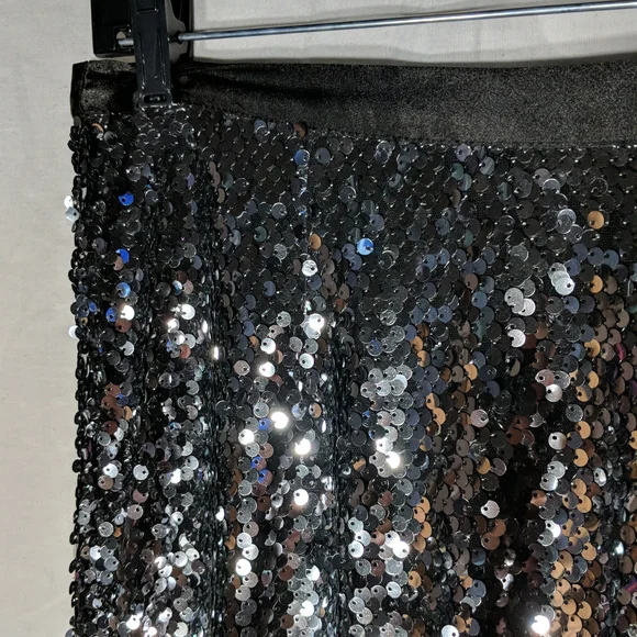 Carmen Marc Valvo Sequin, Long Skirt. Size 6 - Picture 3 of 7